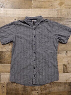 Sherpa Adventure Gear Button Up Shirt Men’s Medium Gray Outdoor Travel